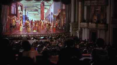 (CROWD CHEERING) - Kiss Me Kate
