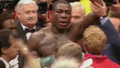 (crowd cheering) - Bruno v Tyson