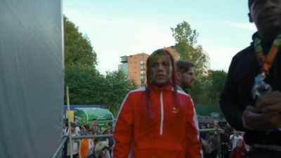 [crowd cheering] - Supervillain: The Making of Tekashi 6ix9ine