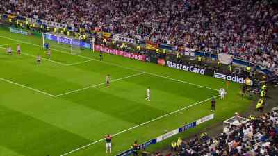[crowd cheering, whistling] - Real Madrid: Until the End