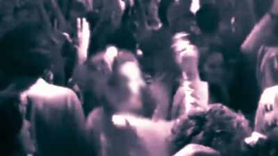 (crowd cheers)
(upbeat dance music) - Liverpool Narcos