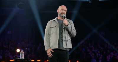 [crowd chuckles] - Tom Segura: Sledgehammer