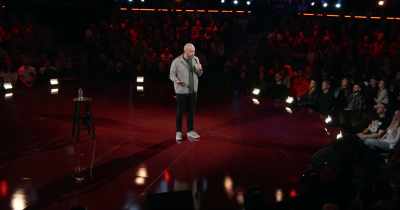 [crowd chuckles] - Tom Segura: Sledgehammer