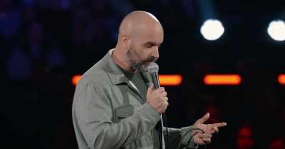 [crowd chuckles] - Tom Segura: Sledgehammer