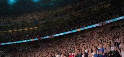 [crowd clapping in rhythm] - The Final: Attack on Wembley