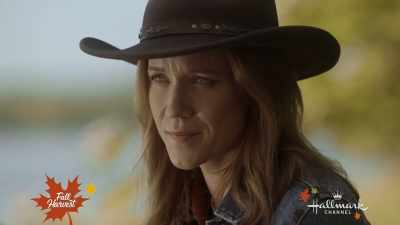 [CROWD EXCLAIMING] - Country at Heart