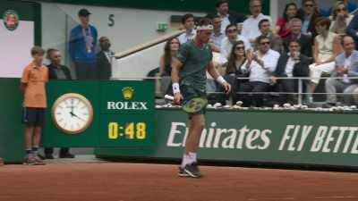 [crowd gasping] - Break Point