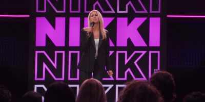 [crowd laughing] - Nikki Glaser: Bangin'