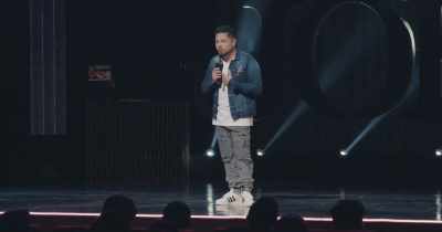 [crowd laughs] - Jo Koy: In His Elements