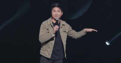 [crowd laughs] - Jo Koy: In His Elements