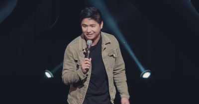 [crowd laughs] - Jo Koy: In His Elements