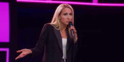 [crowd laughs] - Nikki Glaser: Bangin'