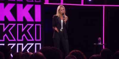 [crowd laughs] - Nikki Glaser: Bangin'