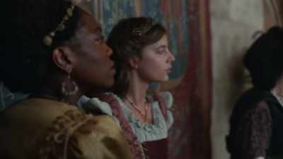 [ crowd murmuring ] - The Spanish Princess