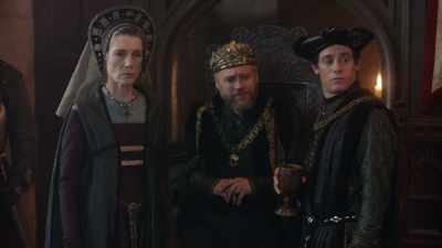 [ crowd murmurs ] - The Spanish Princess