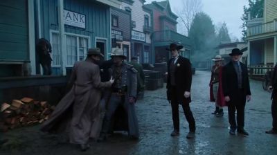 (CROWD SCREAMING) - DC's Legends of Tomorrow