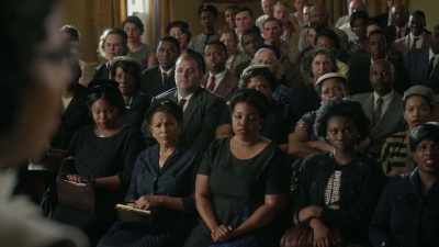 [crowd shouts "yes"] - Women of the Movement