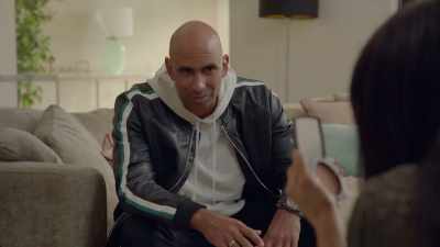 Crowe was talking to some guy
from the homicide squad. - My Life Is Murder
