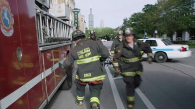 Cruz, grab the Hurst! - Chicago Fire