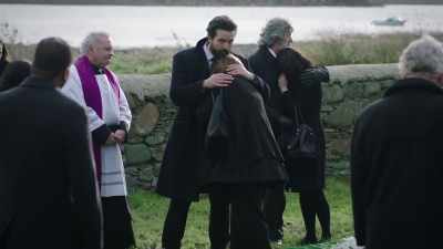 - (crying) My wee girl. - The Deceived