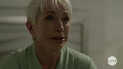 - [crying]
Oh, Melissa, I'm so sorry. - Killer Grandma