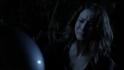 ( crying softly ) - Pretty Little Liars