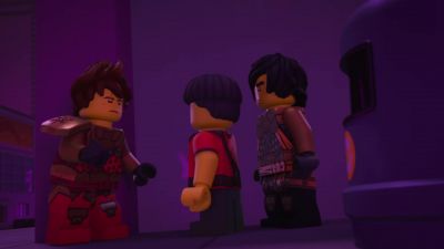 Crystal creeps ahead. - Ninjago: Masters of Spinjitzu