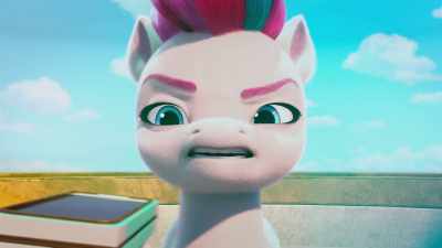 Crystals, normal. Prisbeam energy, intact. - My Little Pony: Make Your Mark