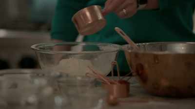 Cuando encuentres la combinación correcta, - Carrot Cake Murder: A Hannah Swensen Mystery