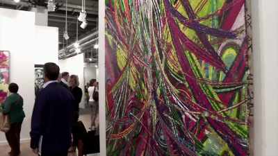 Cuando vengo, siento que me da - Blurred Lines: Inside the Art World