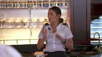 Culver, Jamie.
Come to the foredeck. - Below Deck Down Under