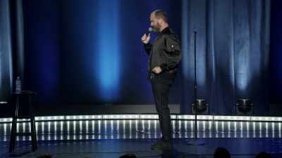 Cum ar fi zece tipi, în şir indian, - Tom Segura: Disgraceful