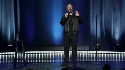Cumpăram alcool pentru tot căminul. - Tom Segura: Disgraceful