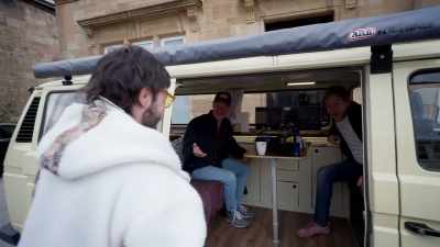 -Cup of tea sir?
-[OVERLAPPING TALKING] - Biffy Clyro: Cultural Sons of Scotland