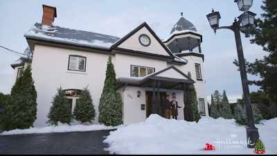 Curb appeal is everything, - A Majestic Christmas