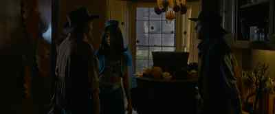 Curfew, remember?
Come on. - The Man in the White Van