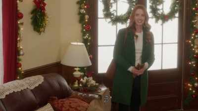 (curious music plays) - 'Twas the Text Before Christmas