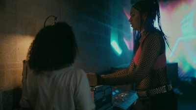 Current theories
about the quantum geometry - Paper Girls