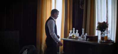 - [Curt] Nothing for me.
- I'll trust you on that scotch. - No Sudden Move