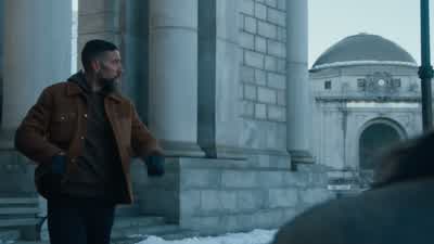 Curtis Swann, don't move. - FBI