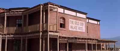 Cut around, zoom in. - Once Upon a Time in the West