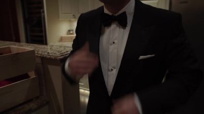 [cutlery and dishes clattering] - Psych