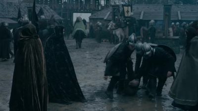 CYNEHEARD: [GRUNTING]
Get off me! - Vikings