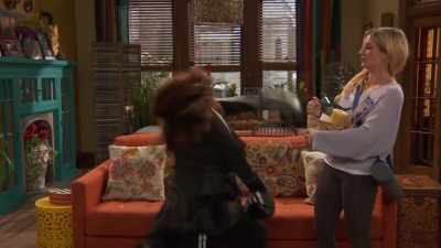 D-d-d-d-DJ Tess
is in the building! - Raven's Home