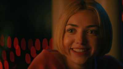 ♪ Da da da da,
da da da da, ♪ - Girl Haunts Boy