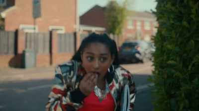 ♪...Da da da da da da da day ♪ - Geek Girl