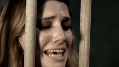Da je Serdžo Duval mrtav
uzrokom samoubistva. - Dracula in a Women's Prison