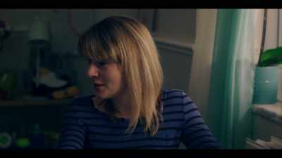 - Dá-me, eu tento.
- Para, Rosie. - Years and Years