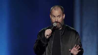 Dacă-i jigneşte cuvântul,
luaţi-o la fugă, bine? - Tom Segura: Disgraceful