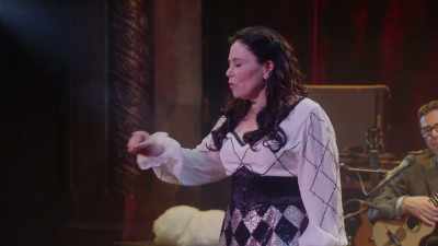 Dacă văd genitale fără păr, - Alex Borstein: Corsets & Clown Suits